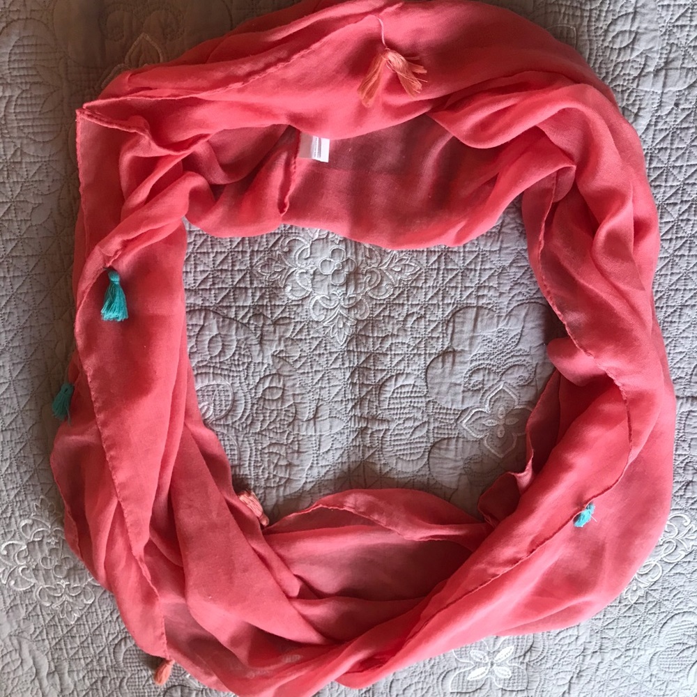 Salmon colored scarf